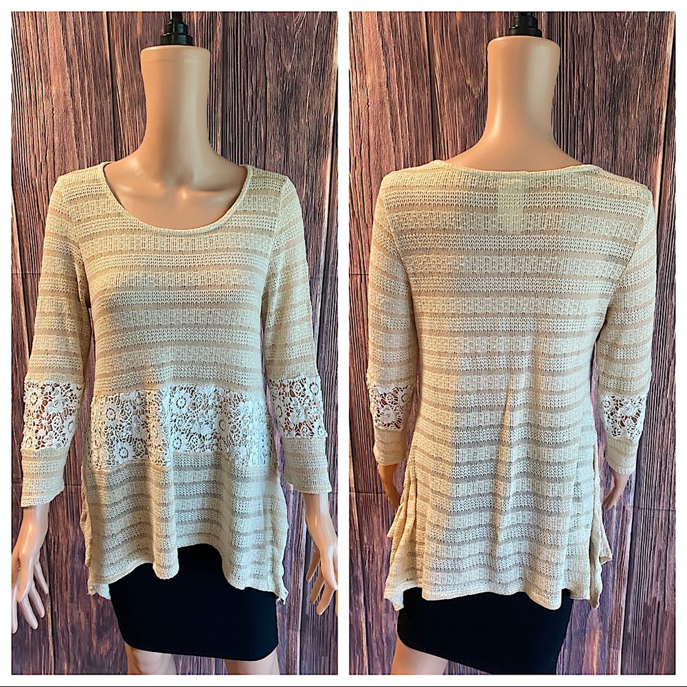 Blu Pepper size large cream & white floral lace embroidered scoop neck